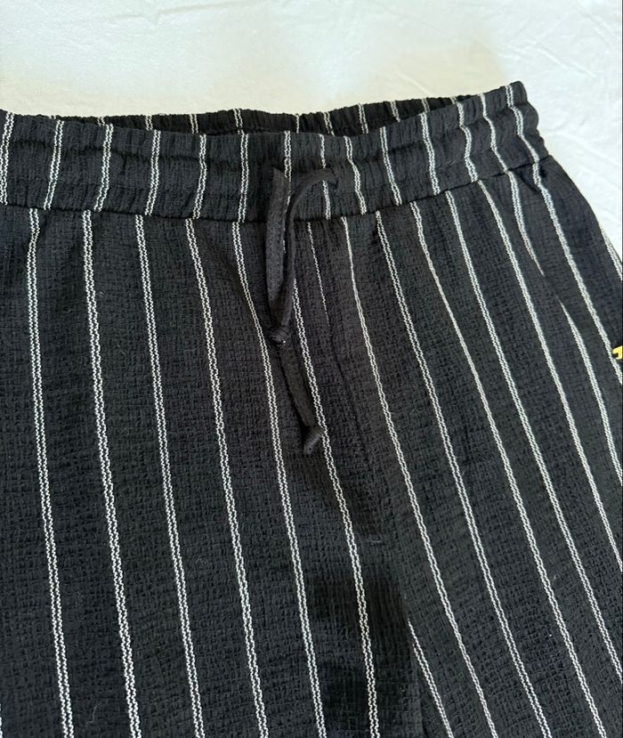 Pantalon à rayures noires et blanches - photo numéro 2