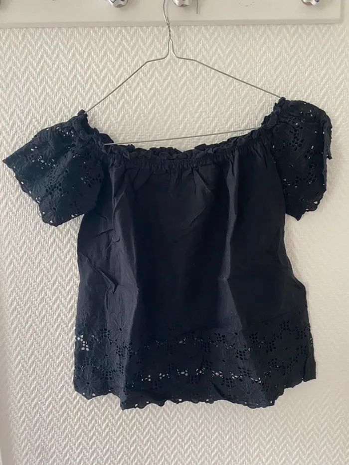 T-shirt manches courtes noir épaules dénudées taille S/M - photo numéro 2