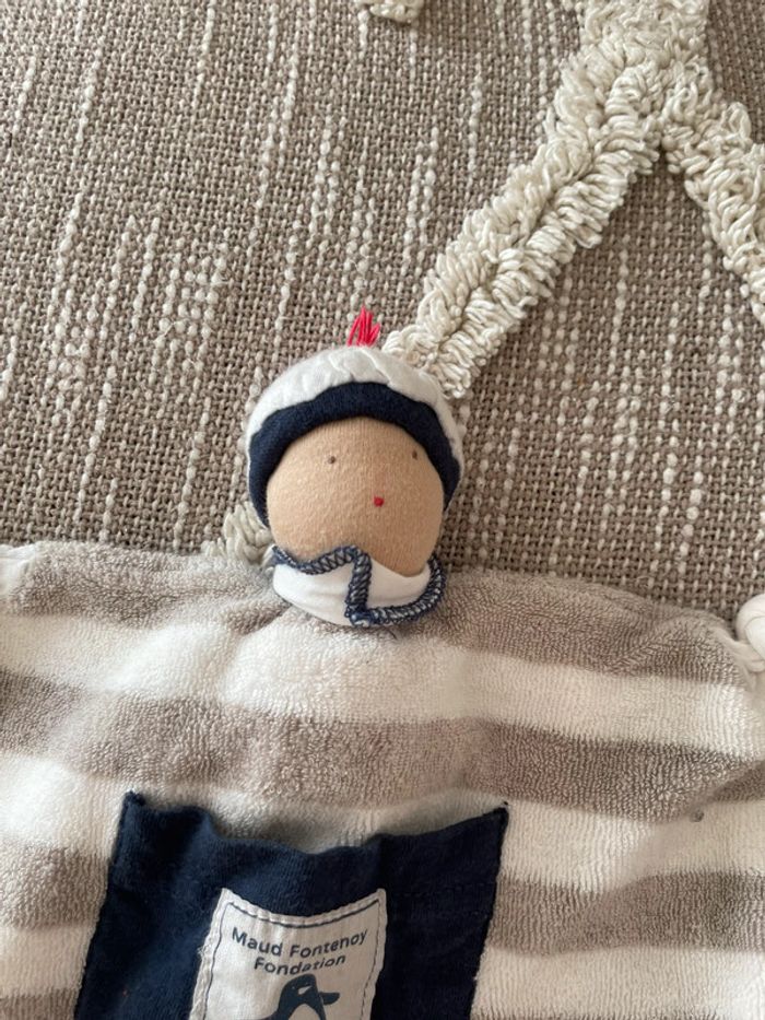 Peluche doudou plat 22cm Weleda poupée marin rayé bleu blanc gris très bon état - photo numéro 2