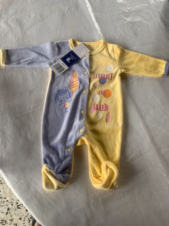 Pyjama 3 mois neuf