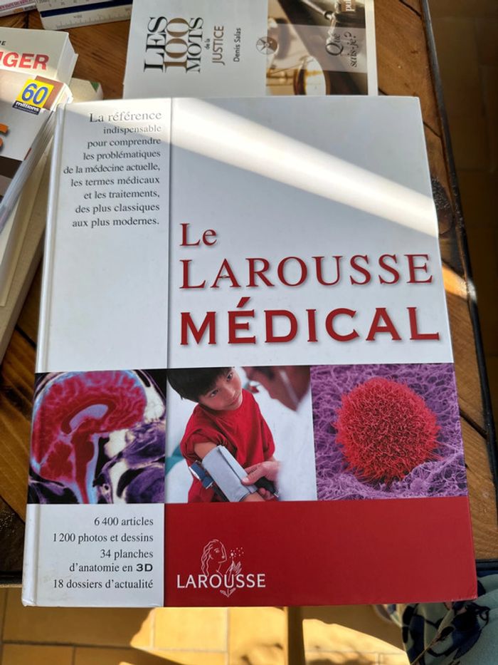 Le Larousse médical