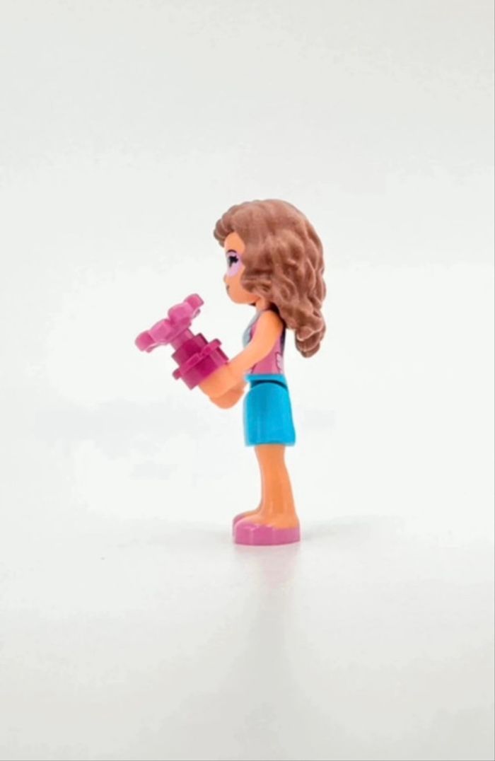 Lego Figurines Friends : Olivia cueille une fleur paradisiaque - photo numéro 2