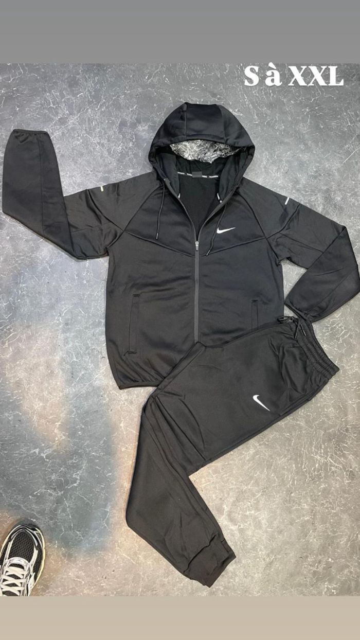 Ensemble Nike
