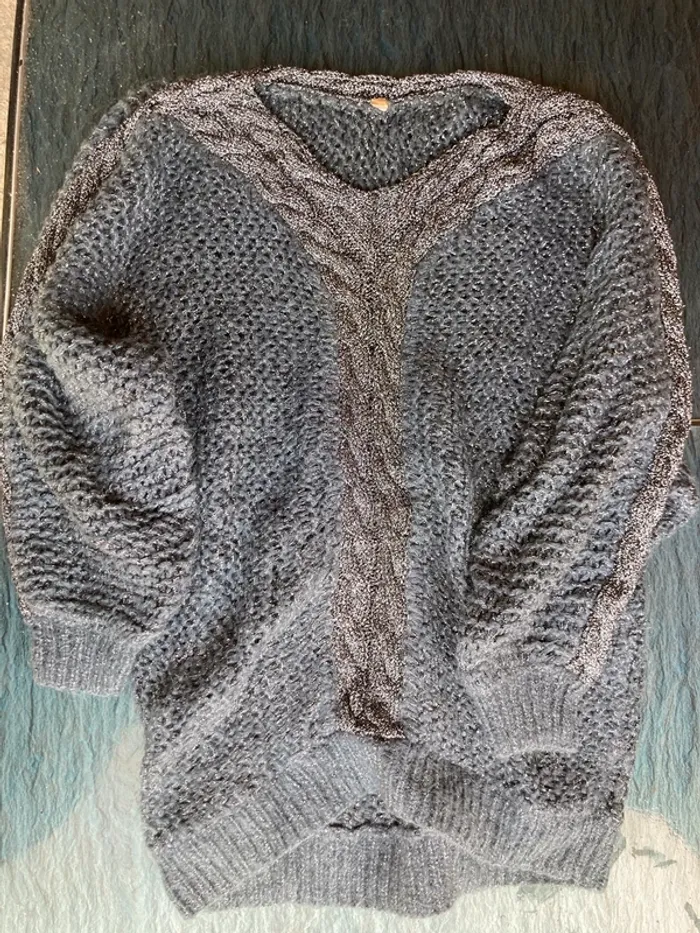 Pull en laine gris argenté col torsadé