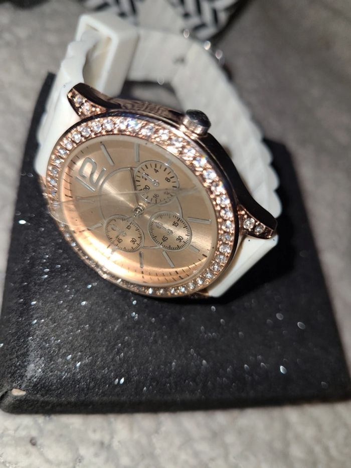 Montre neuf - photo numéro 3