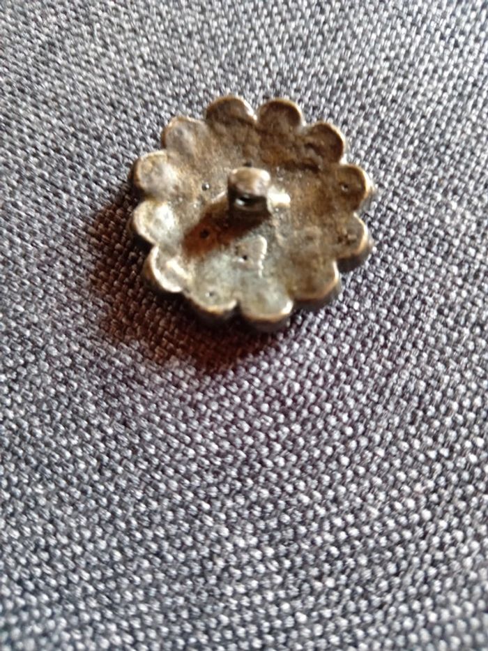 Bouton fantaisie avec strass - photo numéro 2