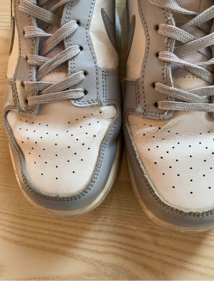 Baskets taille 40 grises et blanches nike - photo numéro 2