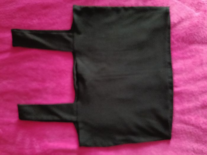 Petit haut noir - photo numéro 2