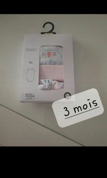 Lot body 3 mois