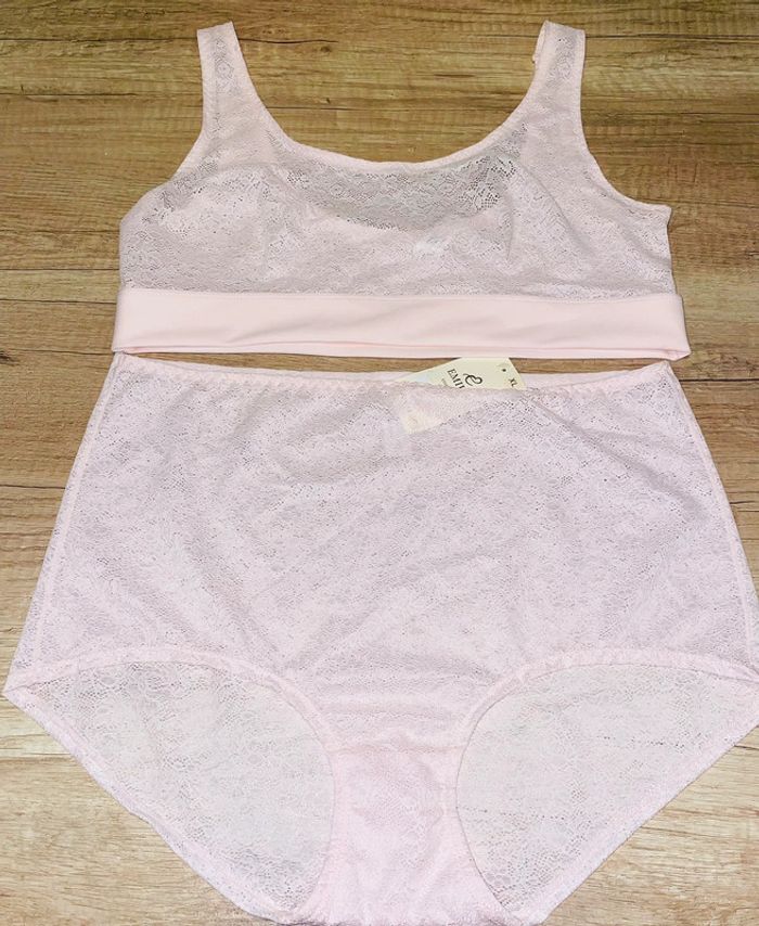 Ensemble culotte+brassière dentelle extensible