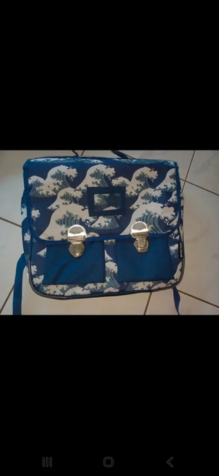 Superbe Cartable les deglingos