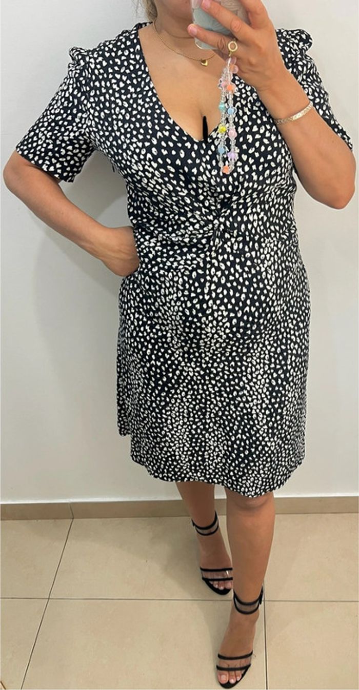 Robe Maje avec des petits cœurs Col V Taille 40 - photo numéro 3