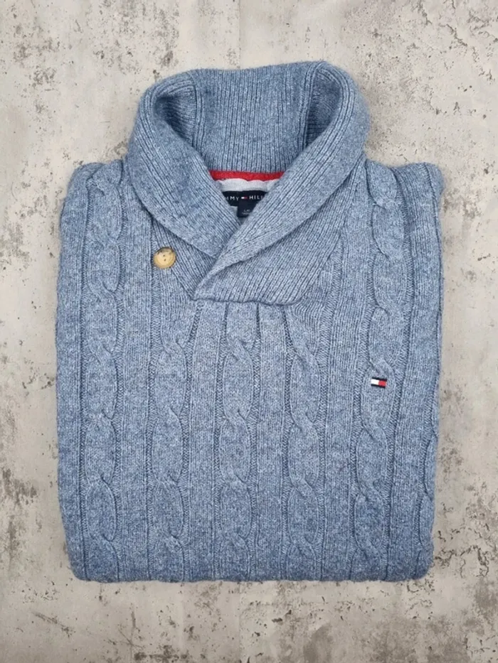 Pull torsadé col châle Tommy Hilfiger – Bleu clair – Taille L Hommes (mesures en photos) - photo numéro 2