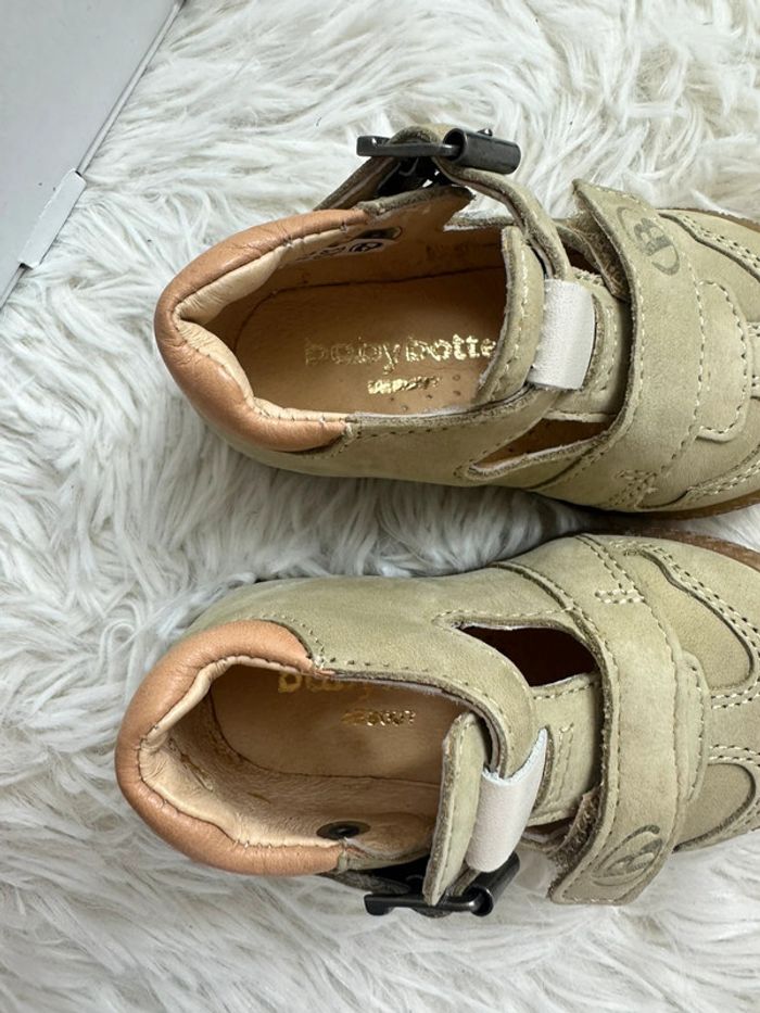 Paire de sandales Babybotte taille 19 - photo numéro 4