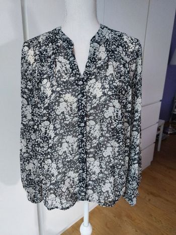Jolie blouse en voile noir et blanc