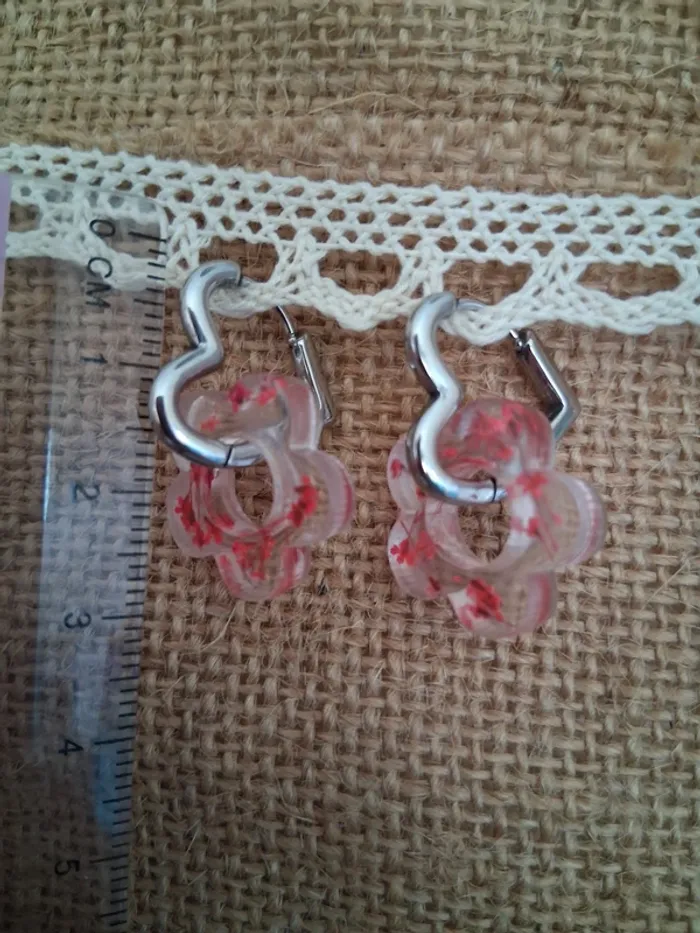 1 paire de boucles d'oreilles anneaux coeur pampilles fleurs séchées - photo numéro 4