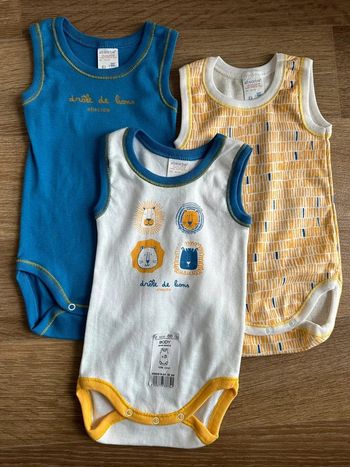 3 bodies débardeurs Absorba neuf