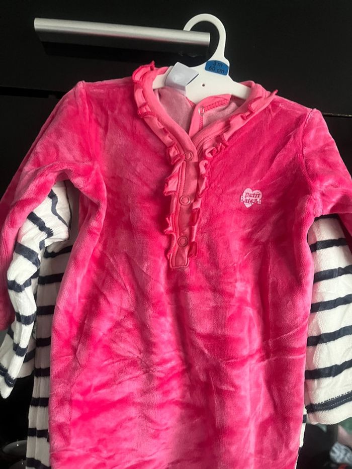 Lot deux pyjamas petit taille 6 mois - photo numéro 2