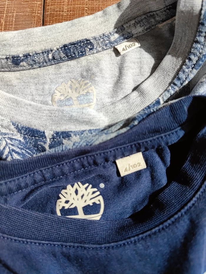 Lot de 2 tee-shirts Timberland 4 ans - photo numéro 4