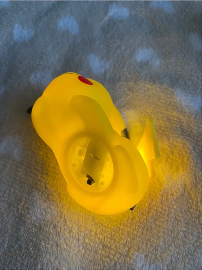 lampe Pikachu veilleuse piles incluses - photo numéro 6