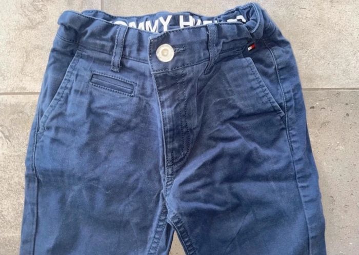 Pantalon tommy Hilfiger 8 ans bleu marine tbe  se resserre à la taille - photo numéro 2