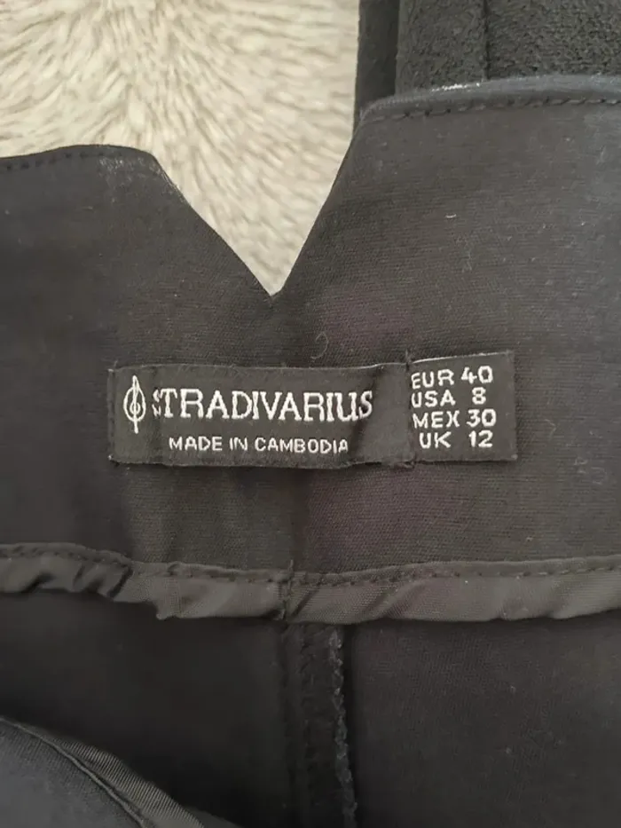 Short noir coupe parfaite 40 Stradivarius - photo numéro 6