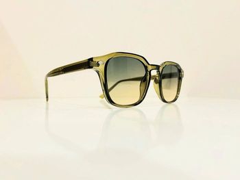 Lunette de soleil mixte kaki verres dégradés uvprotection catégorie 2