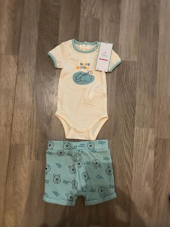Ensemble body plus short taille 3 mois Disney Winnie