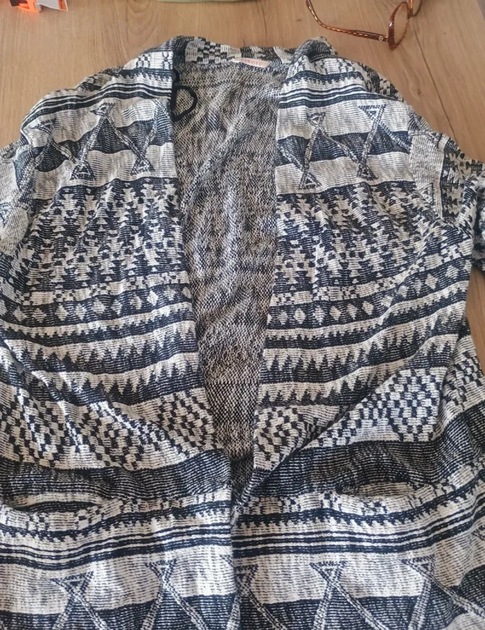 Gilet ample motifs graphiques Camaïeu T3 - photo numéro 4