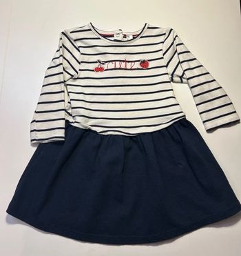 (tir1)  Robe t.36 mois 