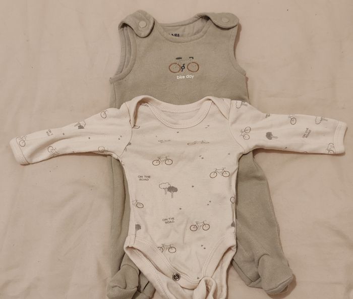 Lot vêtements naissance - photo numéro 2