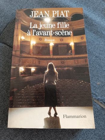 La jeune fille à l'avant-scène - Jean Piat