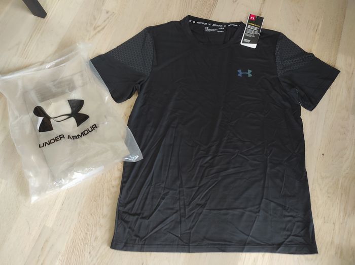 T-shirt under armour