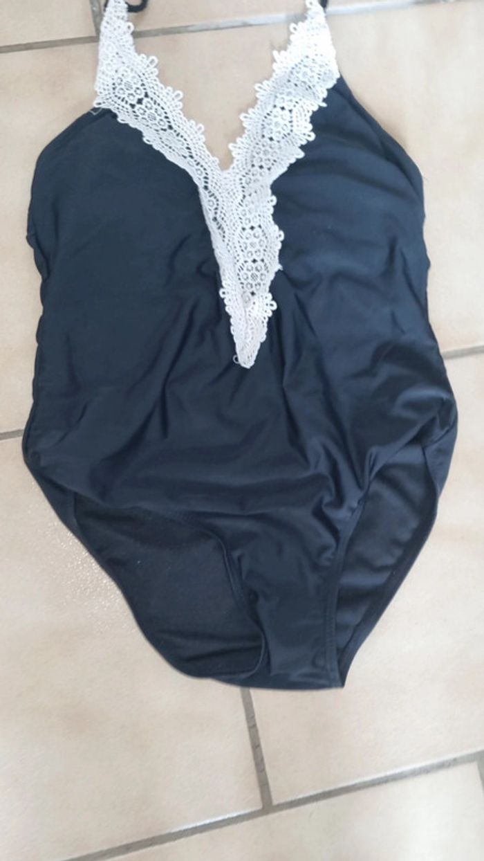 Maillot de bain une pièce - photo numéro 2