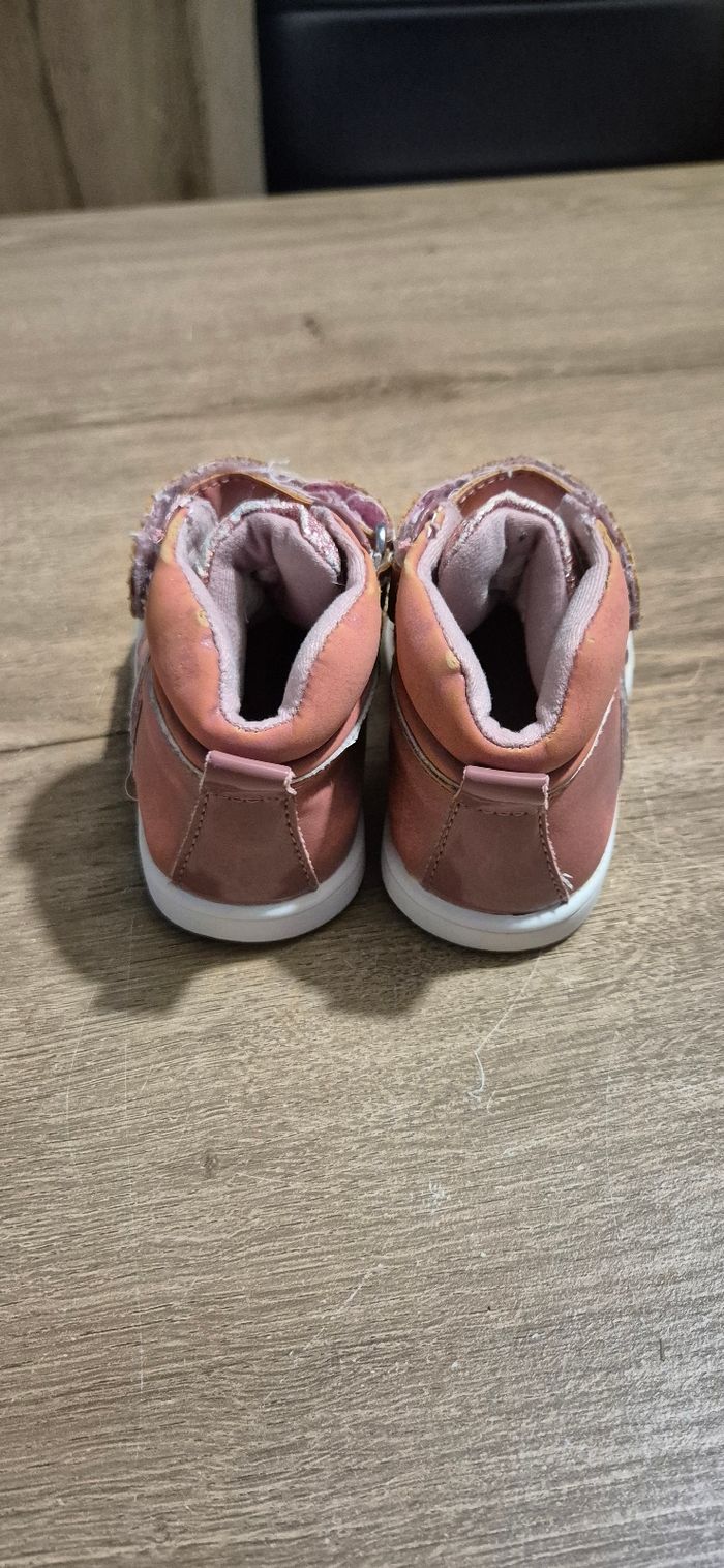 Chaussures T.20 - photo numéro 4
