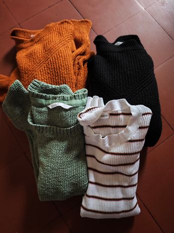 Lots de 4 pulls femme taille S bon état