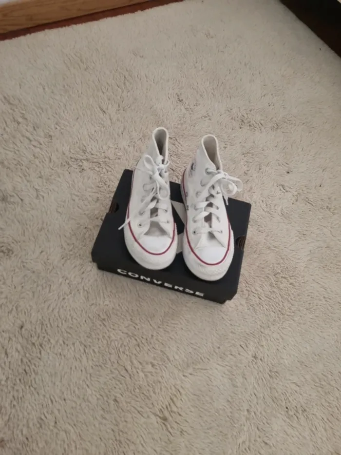 Converses montantes blanches - photo numéro 3