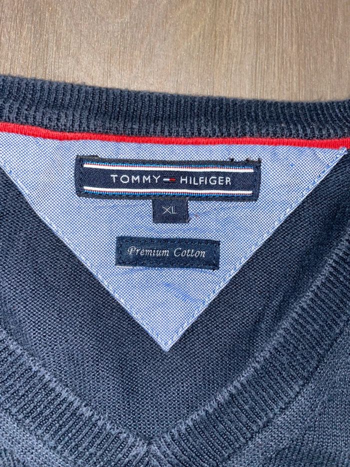 Pull Tommy Hilfiger Bleu Marine en coton premium 🔥 - photo numéro 4