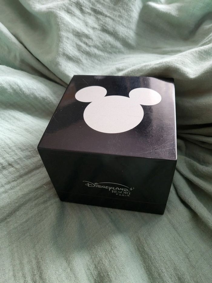 Montre disneyland Paris Mickey dans son coffret - photo numéro 3