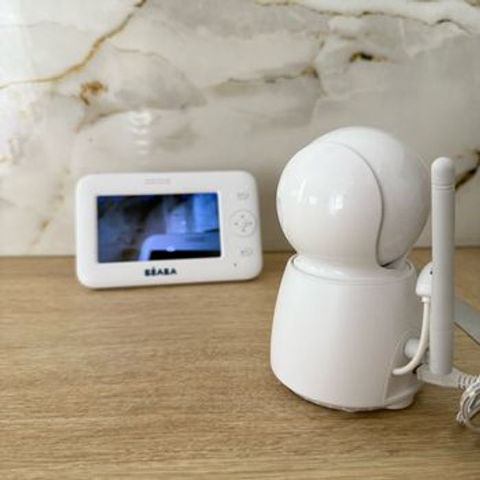 Babyphone Béaba Zen+ vendu dans sa boîte d’origine avec deux chargeurs d’origine. Très bon état, peu servi. - photo numéro 5