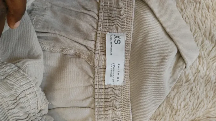 Pantalon en lin beige - photo numéro 11