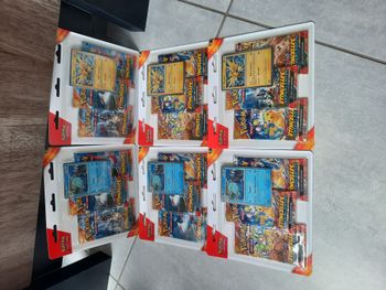 Carte Pokémon Tripack Pokémon EV8 – Etincelles Déferlantes écarlate et violet Scellé – FR