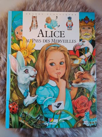 Album Alice au pays des merveilles