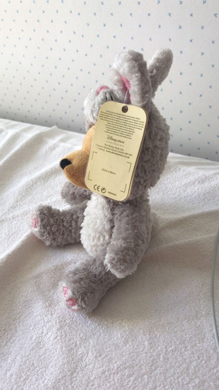 Peluche Winnie neuve Disney - photo numéro 2