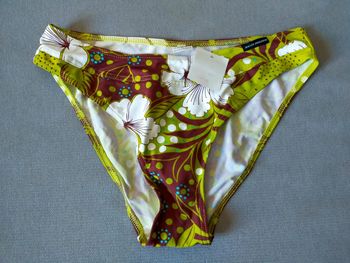 Bas de maillot femme – Imprimé tropical vert & bordeaux – Haute Pression – Neuf avec étiquette