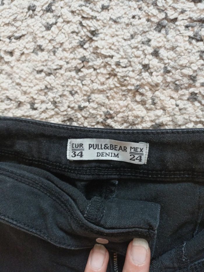 Short pull&Bear noir taille 34 - photo numéro 2