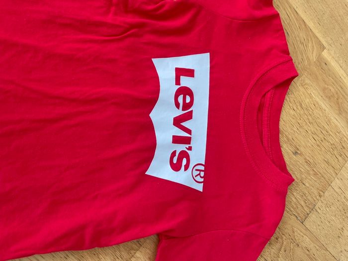 TEE shirt comme neuf 4 ans levis - photo numéro 2