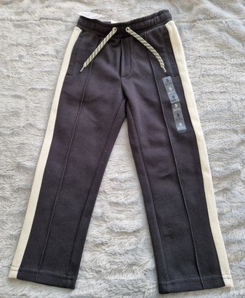 Pantalon neuf 5 ans