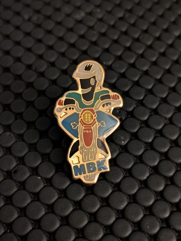 Pin's MBK mobilette Vintage