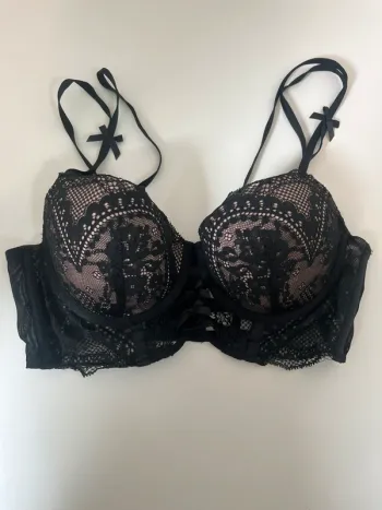 Soutien-gorge dentelle noire Rebecca Mir Taille 90C